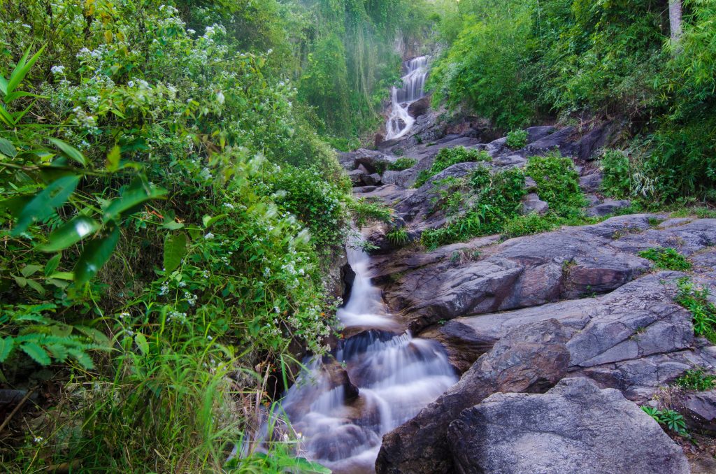Huay Kaew Waterfall ved Doi Suthep