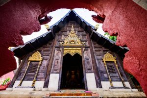 Indgang til Wat Phan Tao Chiang Mai