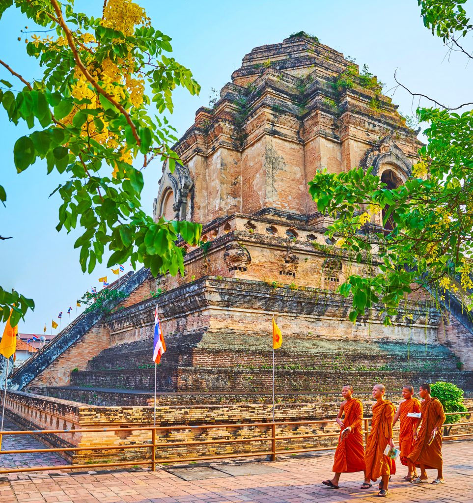 Monks ved Wat Chedi Luang Chiang Mai