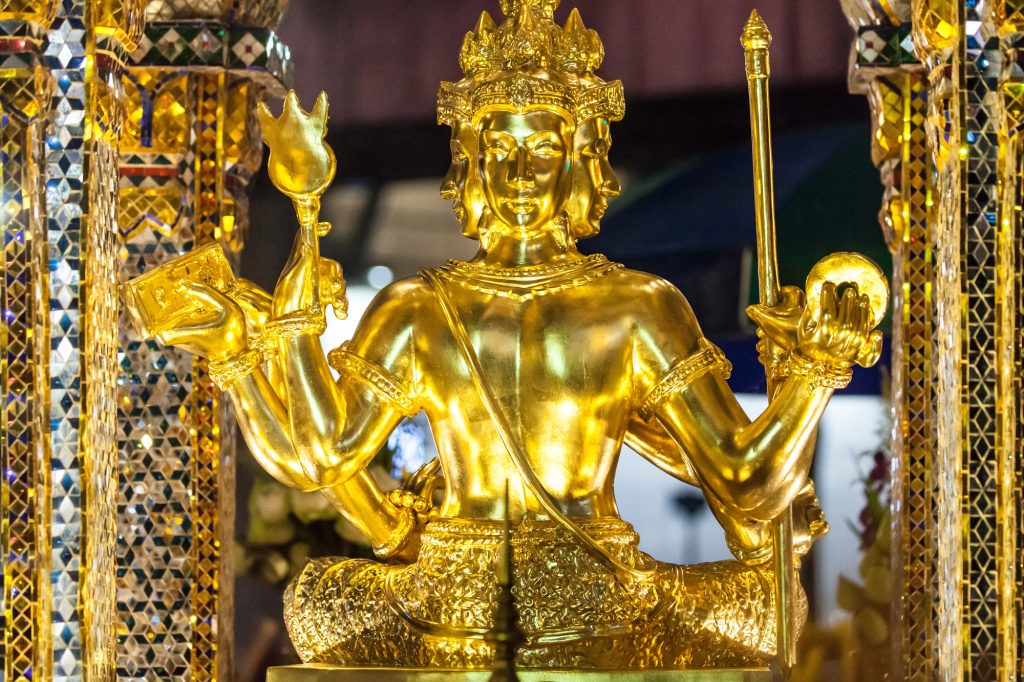 Phra Phrom ved Erawan Shrine