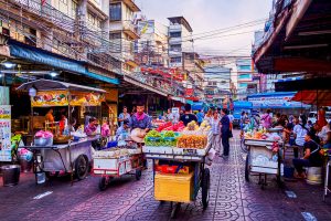 Street food på Yaowarat Road i Bangkok